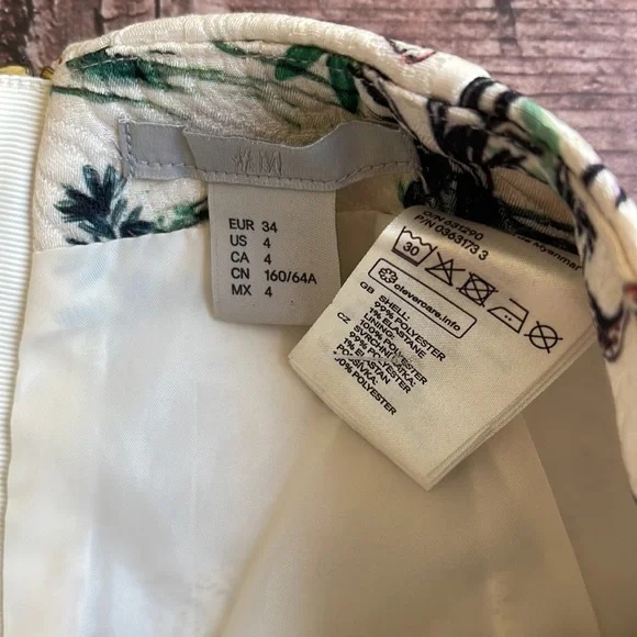 H&M | Jacquard weave bird print mini skirt in cream - Picture 8 of 10